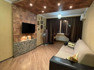 Ap. 1 cam., 30 м², 1/5 et.