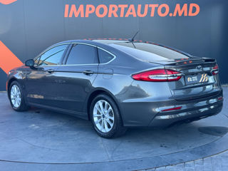 Ford Fusion foto 8