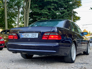 Mercedes E-Class фото 2