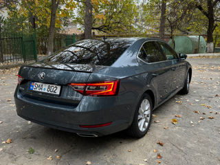 Skoda Superb foto 3