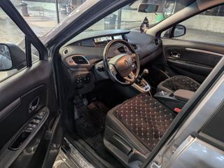 Renault Grand Scenic foto 2