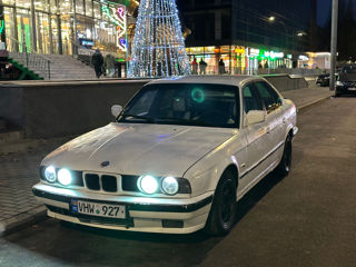 BMW 5 Series foto 10