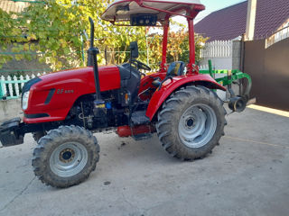 Vând tractor