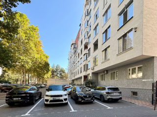 3-комн. кв., 118 м², 2/8 эт.