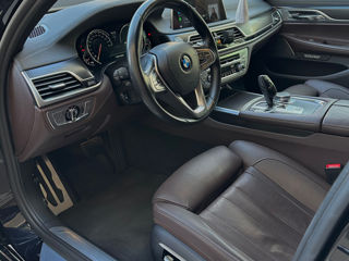 BMW 7 Series foto 11