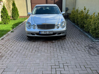 Mercedes E-Class foto 2