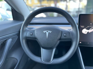 Tesla Model 3 foto 12