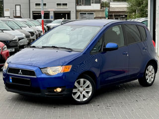 Mitsubishi Colt foto 1