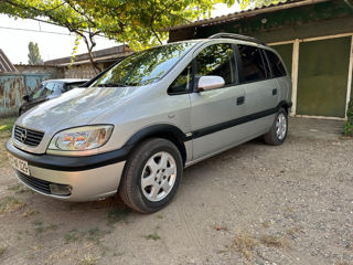 Opel Zafira foto 1