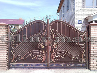 Copertine , porți , balustrade , garduri,  gratii , uși metalice și alte confecții din fier forjat.