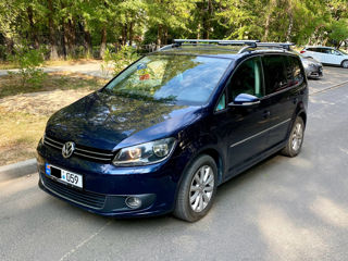 Volkswagen Touran foto 2