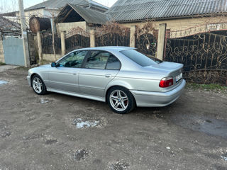 BMW 5 Series foto 3