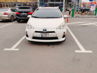 Toyota Prius c foto 1