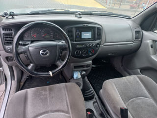 Mazda Tribute foto 15