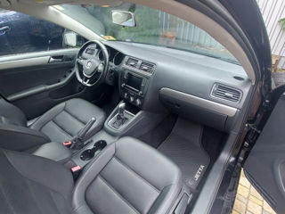 Volkswagen Jetta foto 8