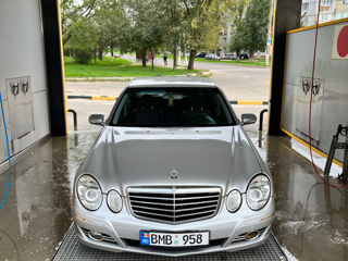 Mercedes E-Class foto 2