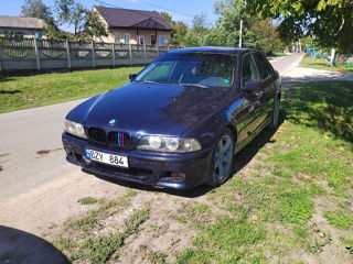 BMW 5 Series foto 2