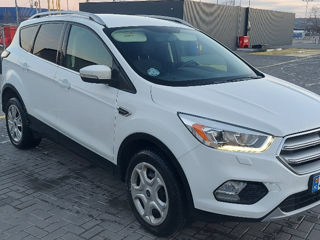 Ford Kuga foto 2