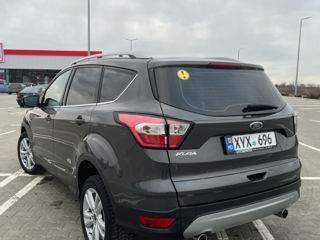 Ford Kuga foto 2