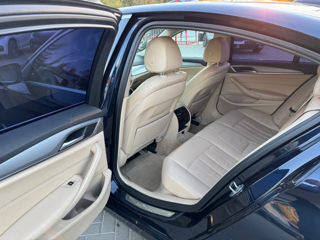 BMW 5 Series foto 17