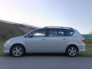 Avensis verso 2005 D4D foto 2