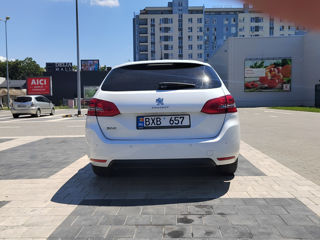 Peugeot 308 foto 2