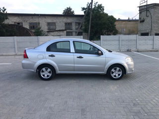 Chevrolet Aveo foto 3