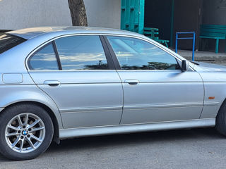 BMW 5 Series foto 5