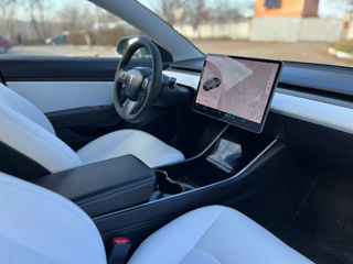 Tesla Model 3 foto 6