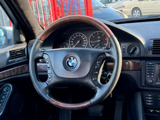 BMW 5 Series foto 11