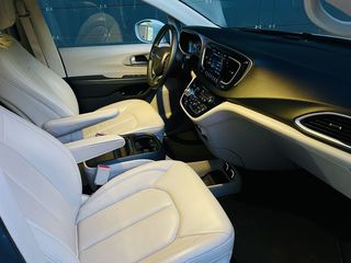 Chrysler Pacifica foto 9