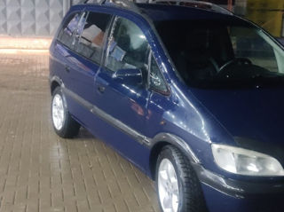 Opel Zafira foto 4