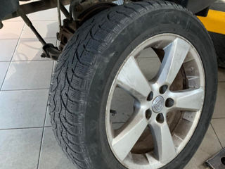 Продам зимние шины Toyo 235/55    R18.  80 evro за все 4 колеса.