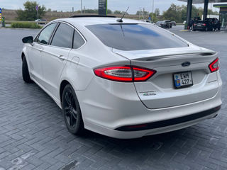 Ford Fusion foto 5