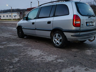 Opel Zafira foto 6