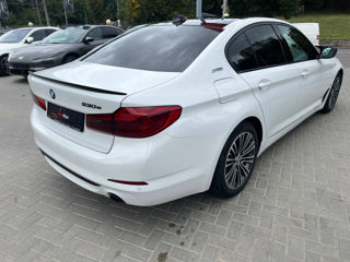 BMW 5 Series foto 3