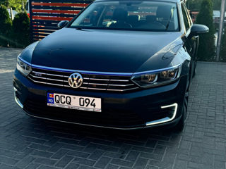 Volkswagen Passat foto 2