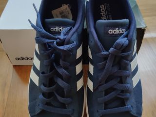 Продам новые кроссовки Adidas наш 44-44,5 размер,стелька 28,5 см оригинал foto 4