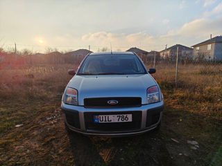 Ford Fusion foto 2