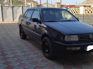 Volkswagen Vento foto 1