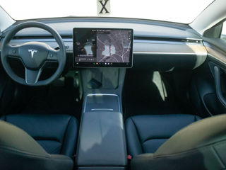 Tesla Model 3 foto 7