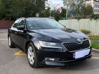 Skoda Superb foto 1