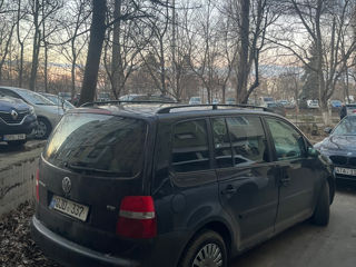 Volkswagen Touran foto 4