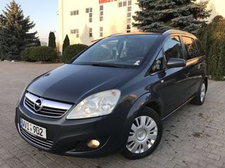 Opel Zafira foto 1