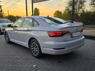 Volkswagen Jetta foto 5