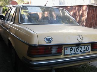 Mercedes Series (W123) foto 4