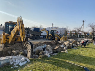 Servicii buldoexcavator excavator foto 1