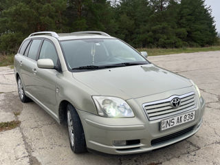 Toyota Avensis foto 1