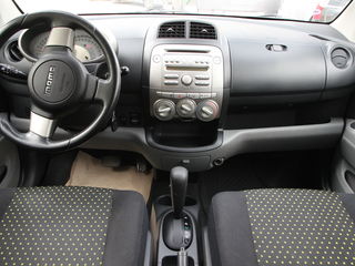 Daihatsu Sirion foto 9