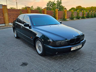 BMW 5 Series foto 2